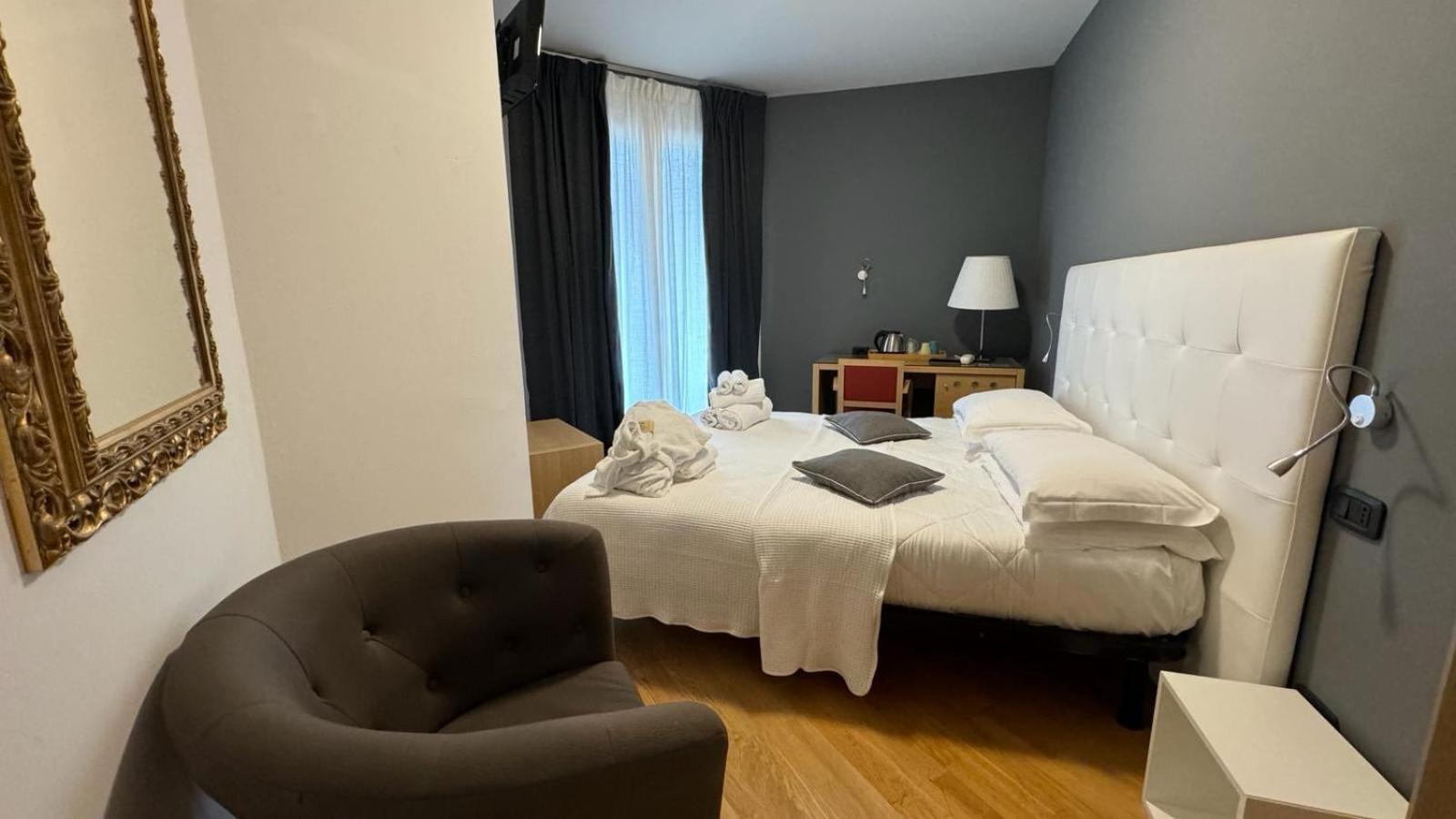 Hotel Oasi Wellness & Spa Riva del Garda Exterior foto